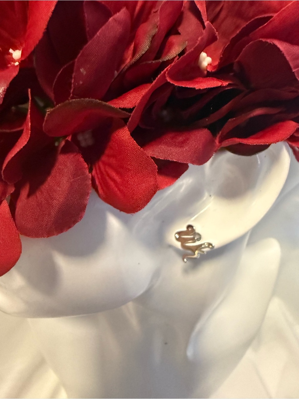 cursive monogram UK initial stud earrings - Picture 4 of 4